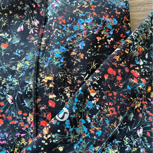 Lululemon Limited Edition Floral Print Wunder Train Leggings - Picture 5 of 5